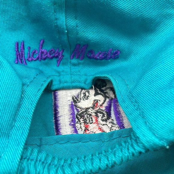 Vintage Mickey Mouse hat - Picture 2 of 4